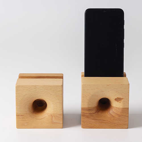 会津産ブナ材のスマホスタンド＆スピーカー&充電スタンド